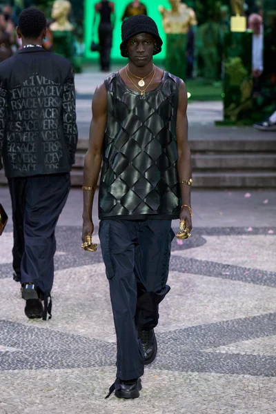Look 34